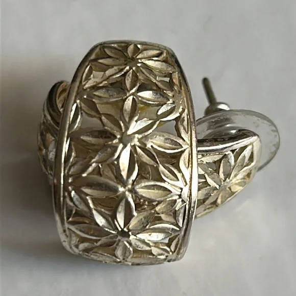 925 Silver flower/starburst earrings - Picture 4 of 5